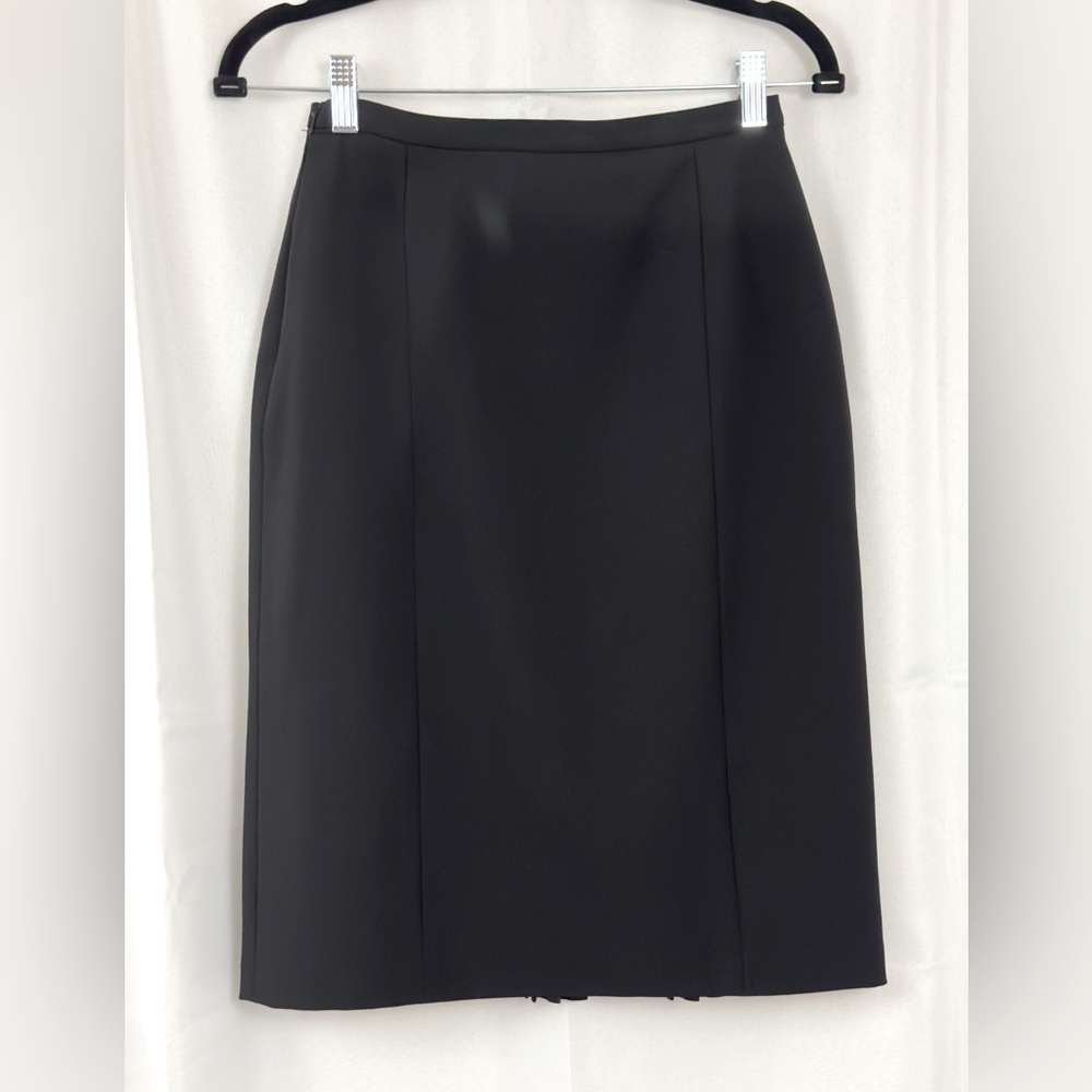 Peter Nygard Black Knee-Length Pleated Pencil Skirt 4 Petite Excellent Condition